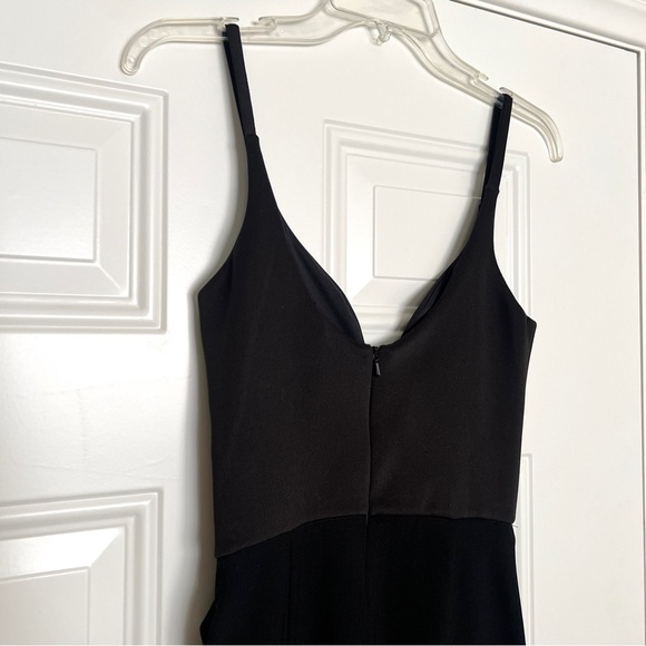 ASOS Crepe Mono Deep Plunge Pencil Dress • size 4 - Picture 5 of 7